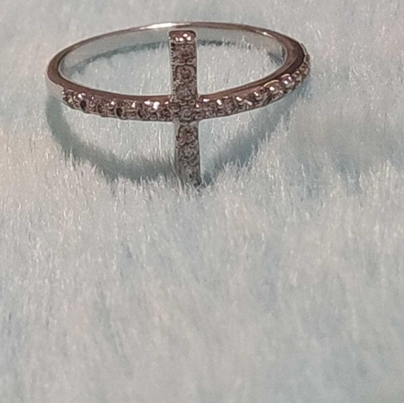 Cross ring, silver tone, size 9 - Picture 6 of 8